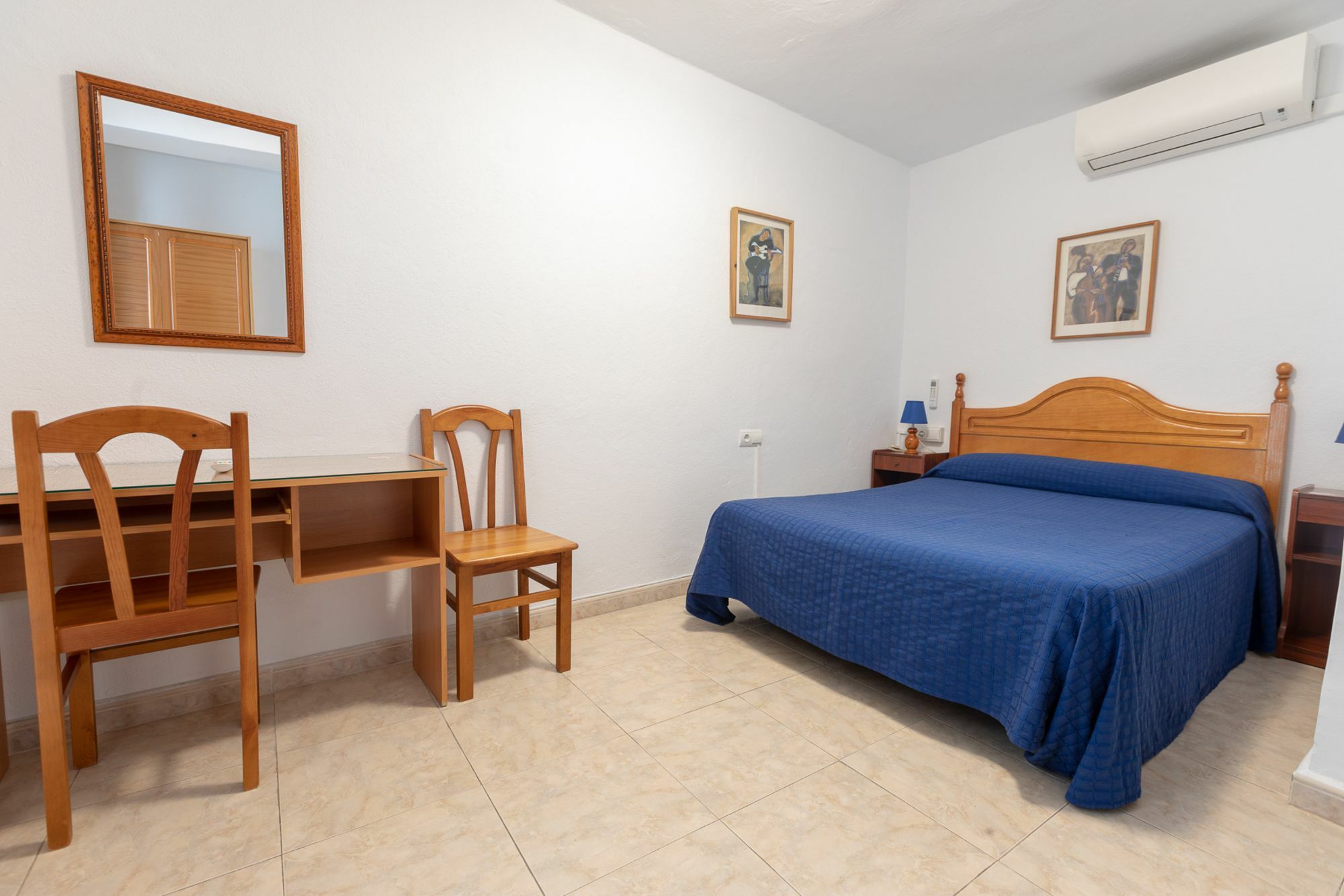 Hostal La Pilarica Marbella Ngoại thất bức ảnh