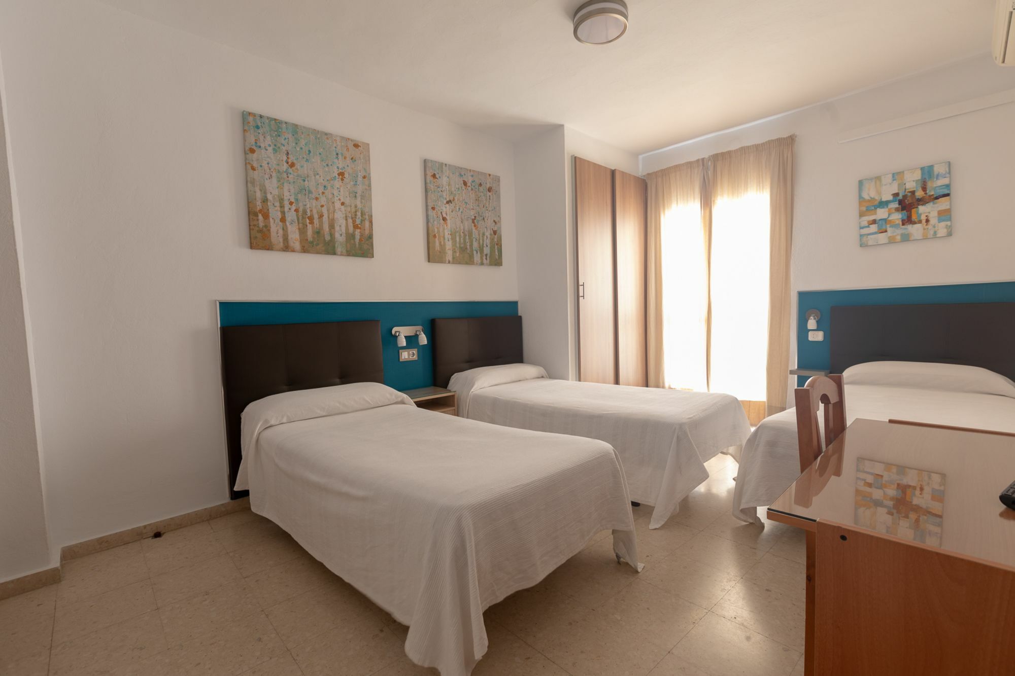 Hostal La Pilarica Marbella Ngoại thất bức ảnh